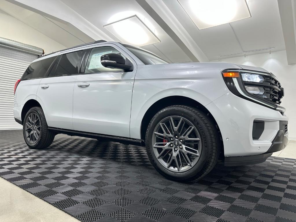 new 2025 Ford Expedition car, priced at $86,410