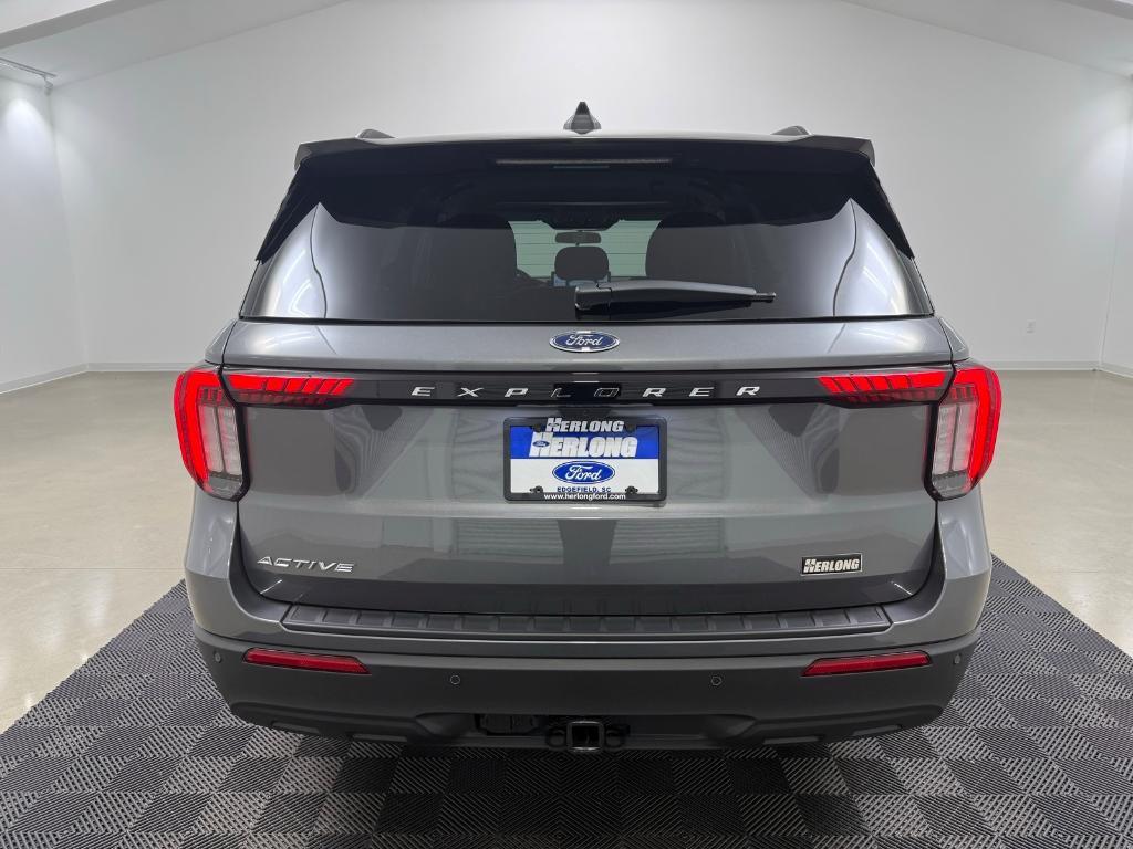 new 2025 Ford Explorer car, priced at $39,279