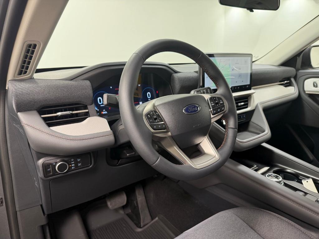 new 2025 Ford Explorer car, priced at $39,279