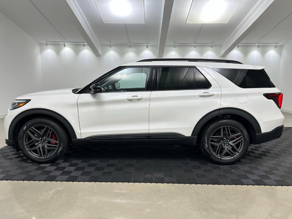 new 2025 Ford Explorer car, priced at $60,525