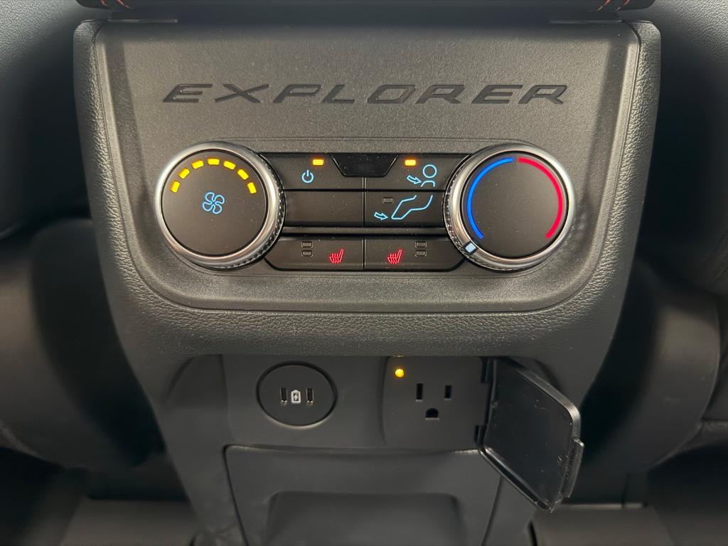 new 2025 Ford Explorer car, priced at $51,251