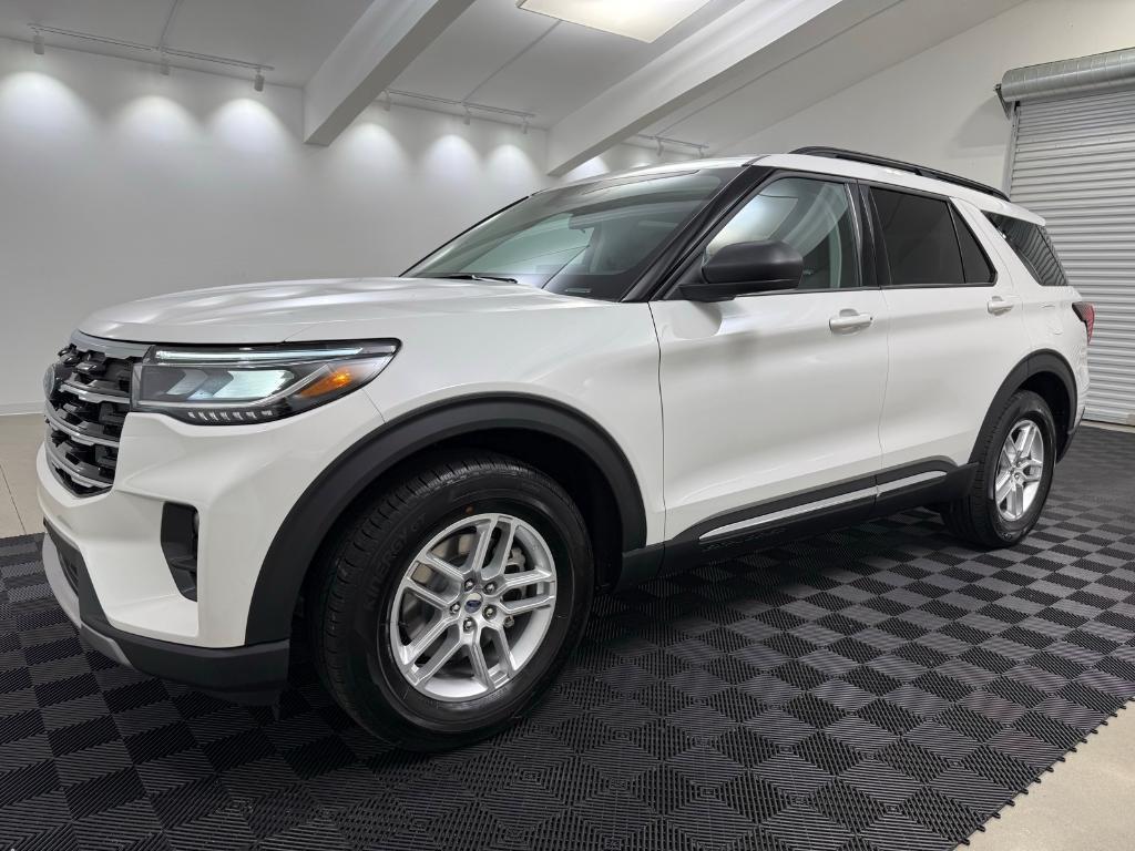new 2025 Ford Explorer car, priced at $42,651