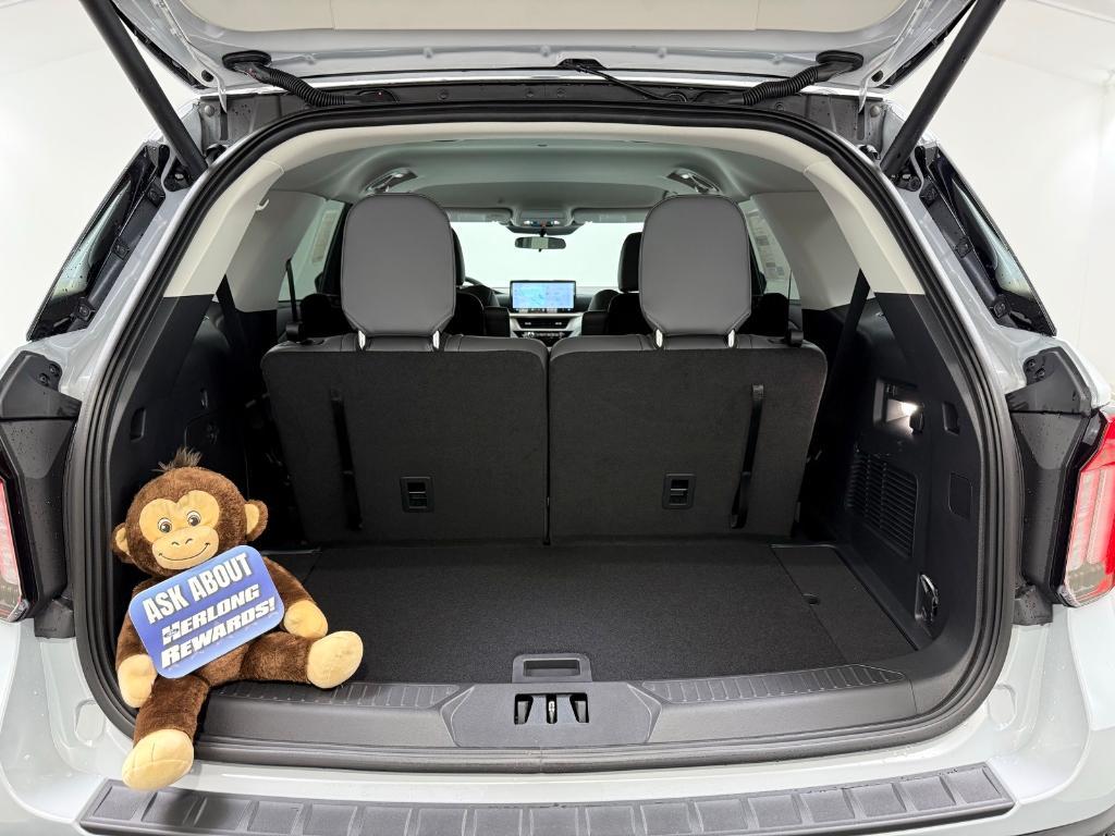 new 2025 Ford Explorer car, priced at $42,586