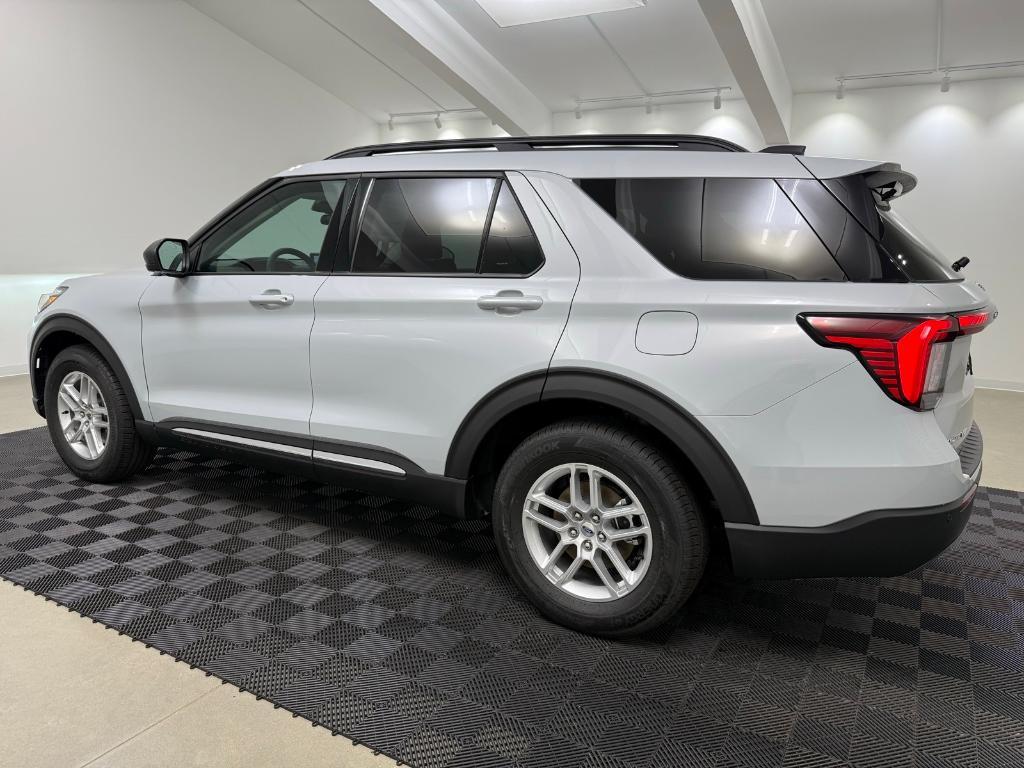 new 2025 Ford Explorer car, priced at $42,586