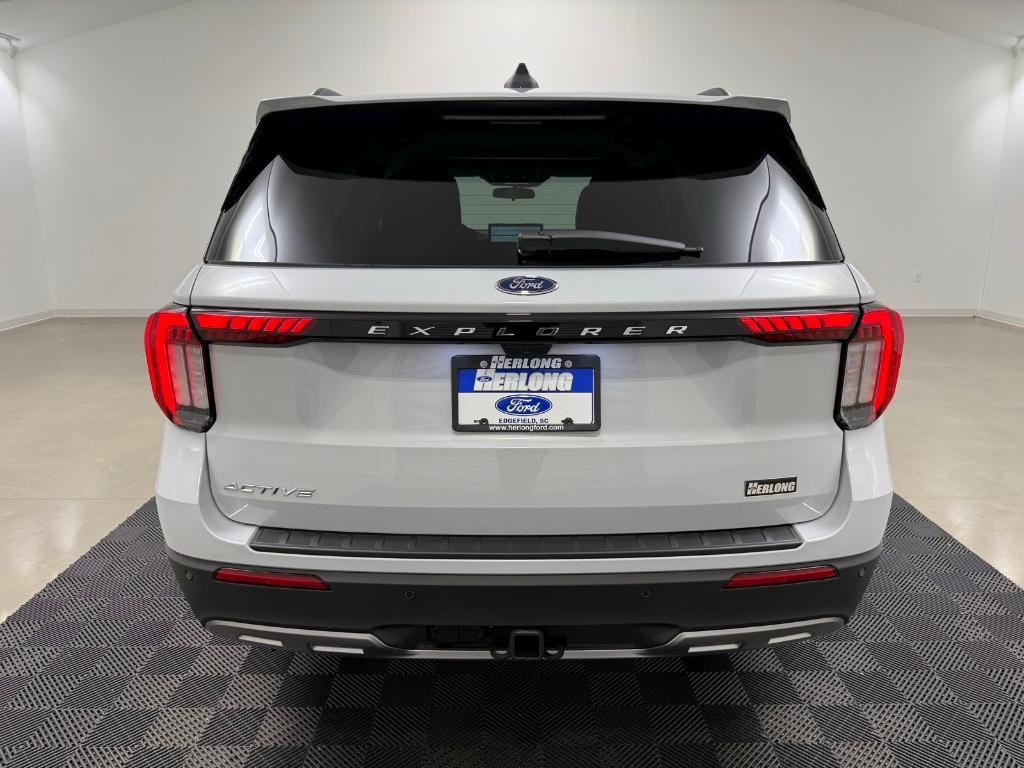 new 2025 Ford Explorer car, priced at $42,586