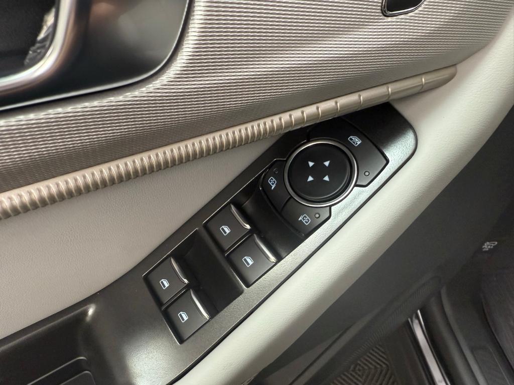 new 2025 Ford Explorer car, priced at $41,336