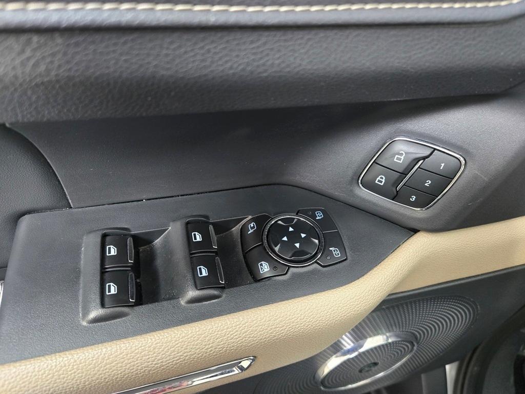 used 2023 Ford Expedition car, priced at $43,880