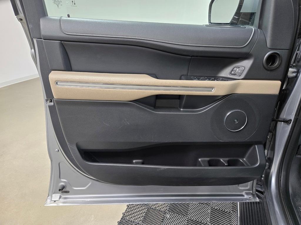 used 2023 Ford Expedition car, priced at $43,880
