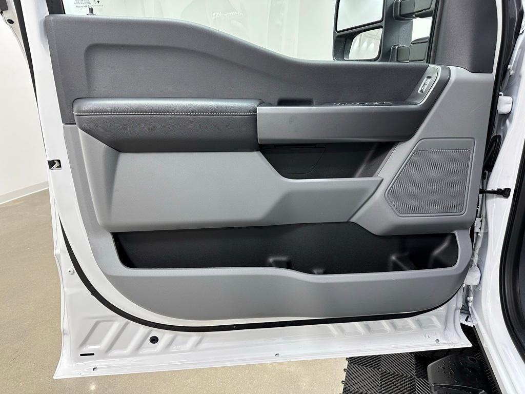 new 2025 Ford F-250 car, priced at $75,380