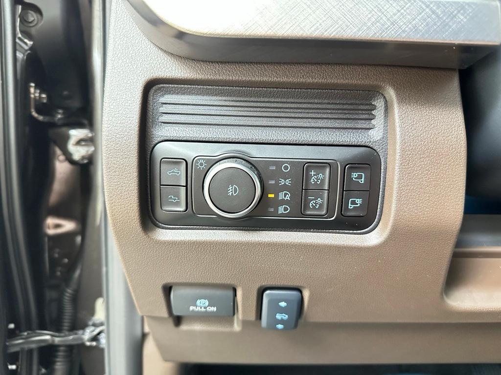 new 2025 Ford F-250 car, priced at $100,290