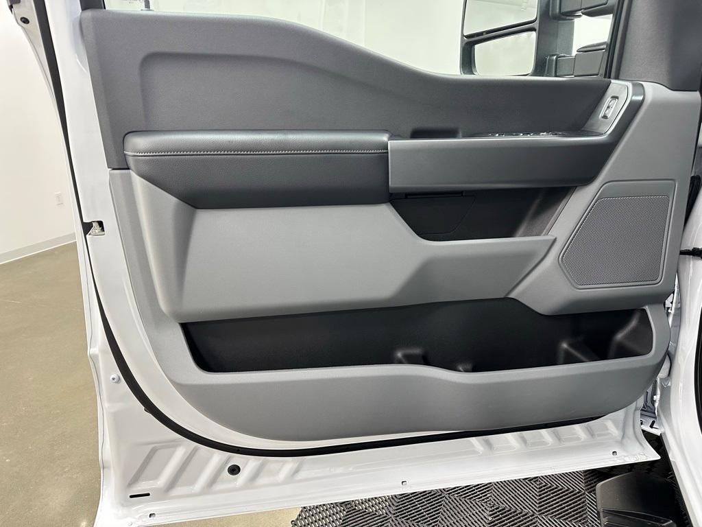 new 2025 Ford F-250 car, priced at $69,613
