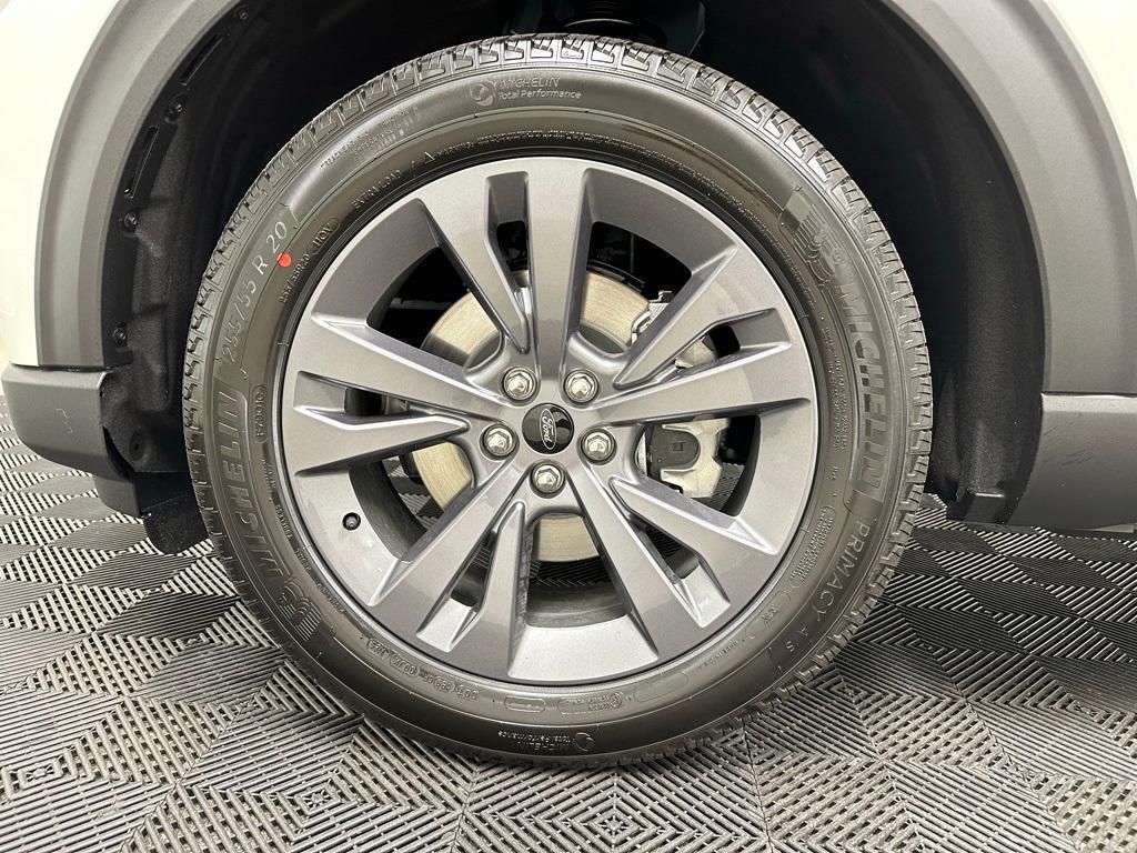 new 2025 Ford Explorer car, priced at $51,400