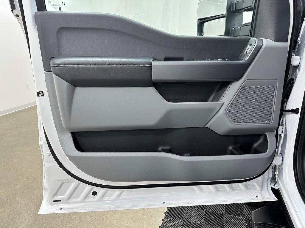 new 2025 Ford F-250 car, priced at $59,605