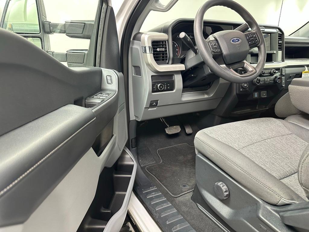 new 2025 Ford F-250 car, priced at $59,605