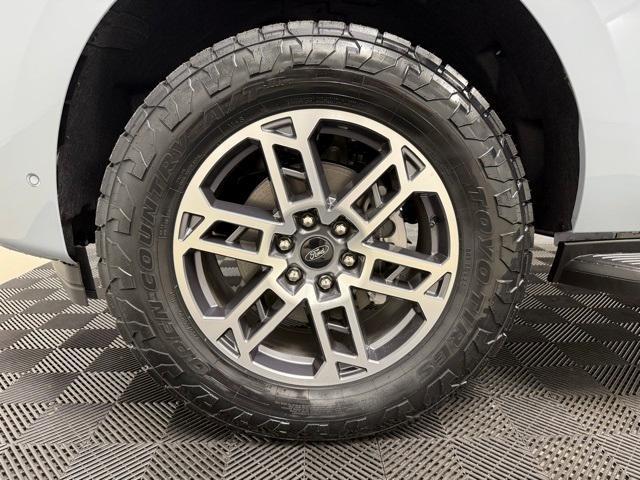new 2025 Ford Expedition car, priced at $75,080