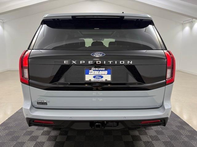 new 2025 Ford Expedition car, priced at $75,080