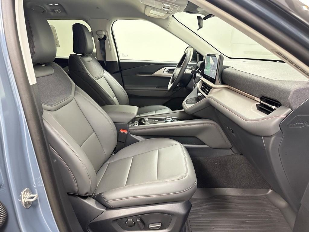new 2025 Ford Explorer car, priced at $46,010