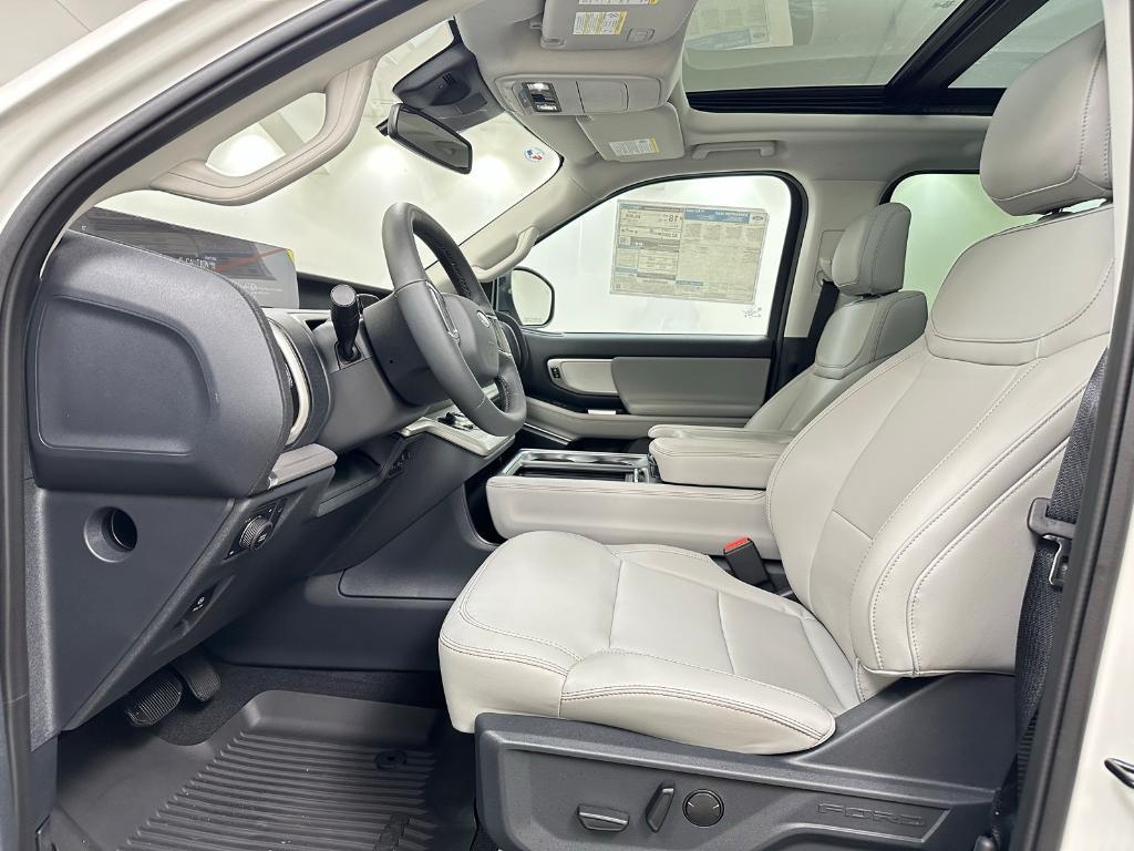 new 2025 Ford Expedition Max car, priced at $75,900