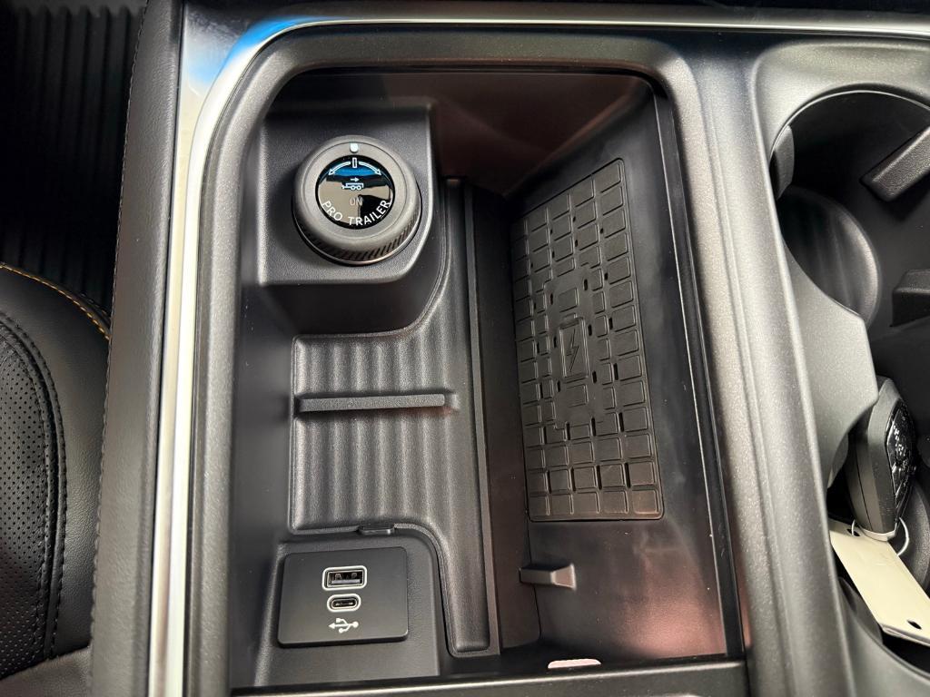 new 2025 Ford Expedition car, priced at $83,025