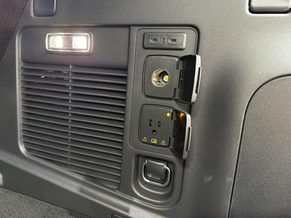 new 2025 Ford Expedition car, priced at $83,025