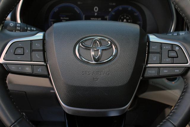 used 2024 Toyota Highlander car, priced at $57,999