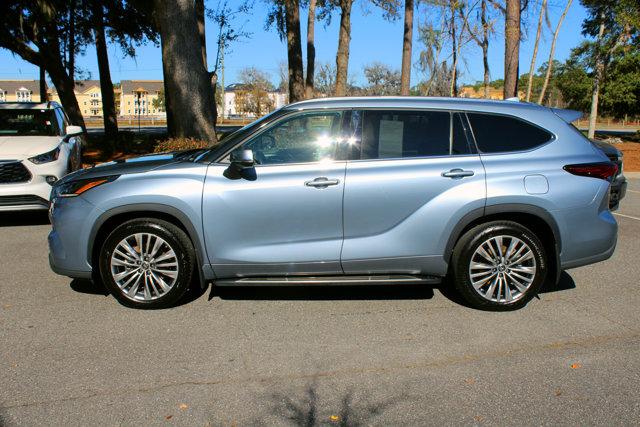 used 2022 Toyota Highlander car, priced at $42,999