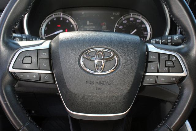 used 2022 Toyota Highlander car, priced at $35,999