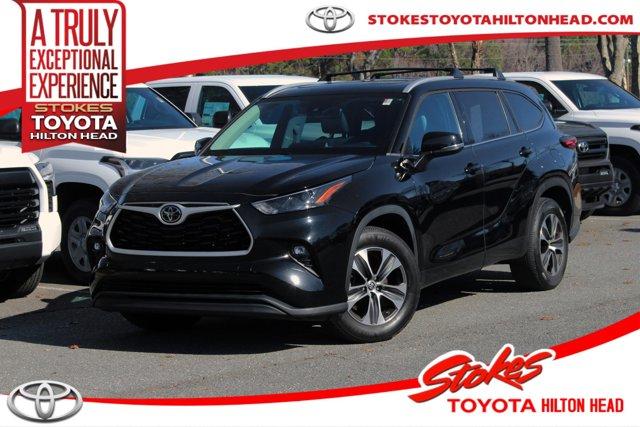 used 2022 Toyota Highlander car, priced at $35,999