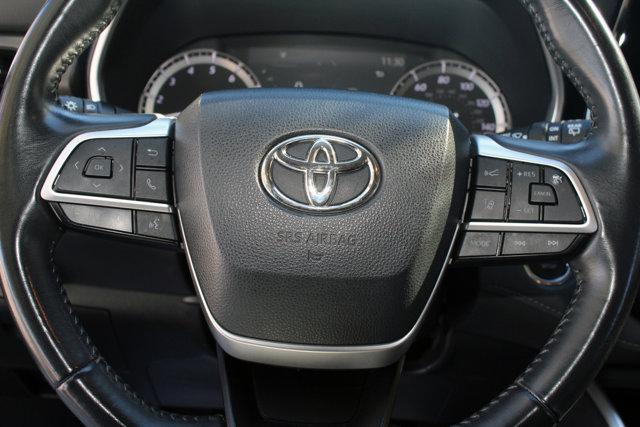 used 2022 Toyota Highlander car, priced at $37,999