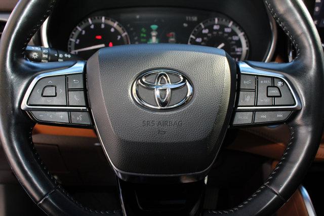 used 2021 Toyota Highlander car, priced at $35,999