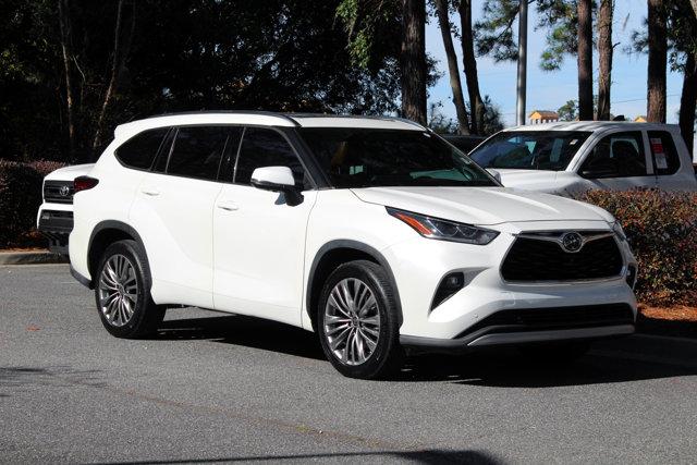 used 2021 Toyota Highlander car, priced at $35,999