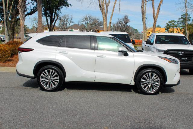 used 2024 Toyota Highlander car, priced at $51,999