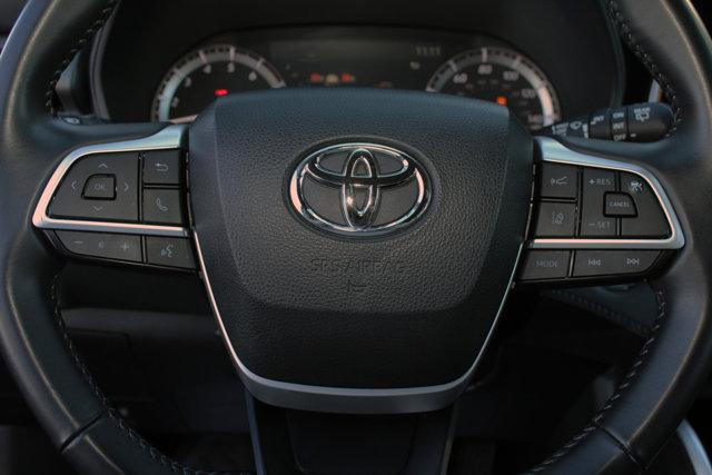 used 2023 Toyota Highlander car, priced at $37,999