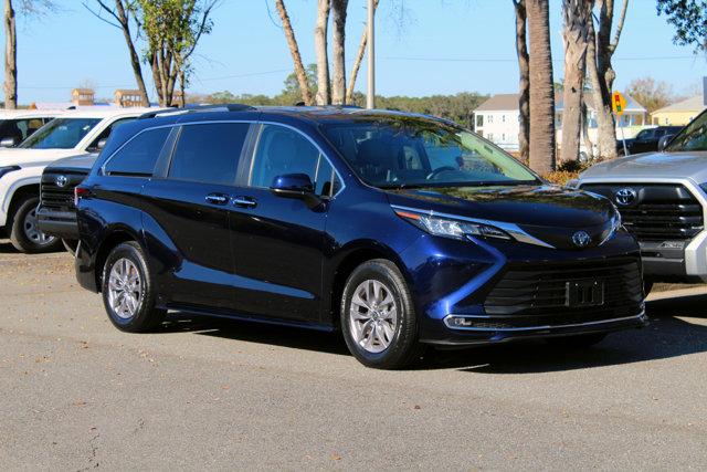 used 2023 Toyota Sienna car, priced at $47,999