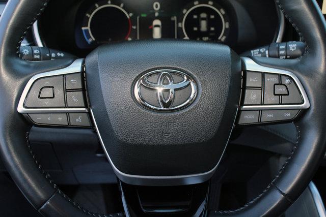 used 2023 Toyota Highlander car, priced at $46,999