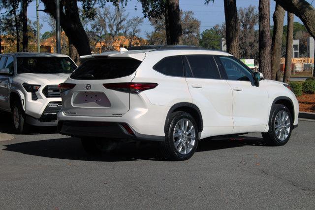 used 2023 Toyota Highlander car, priced at $38,999