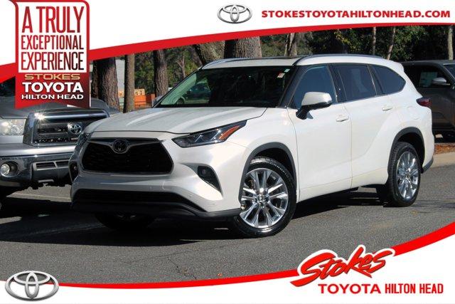 used 2023 Toyota Highlander car, priced at $38,999