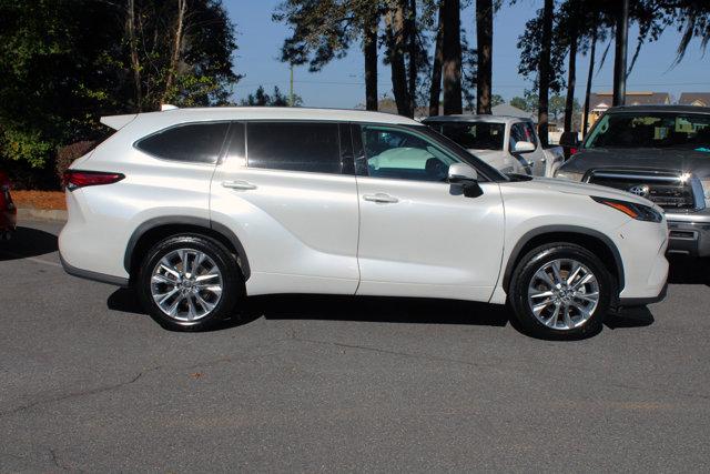 used 2023 Toyota Highlander car, priced at $38,999