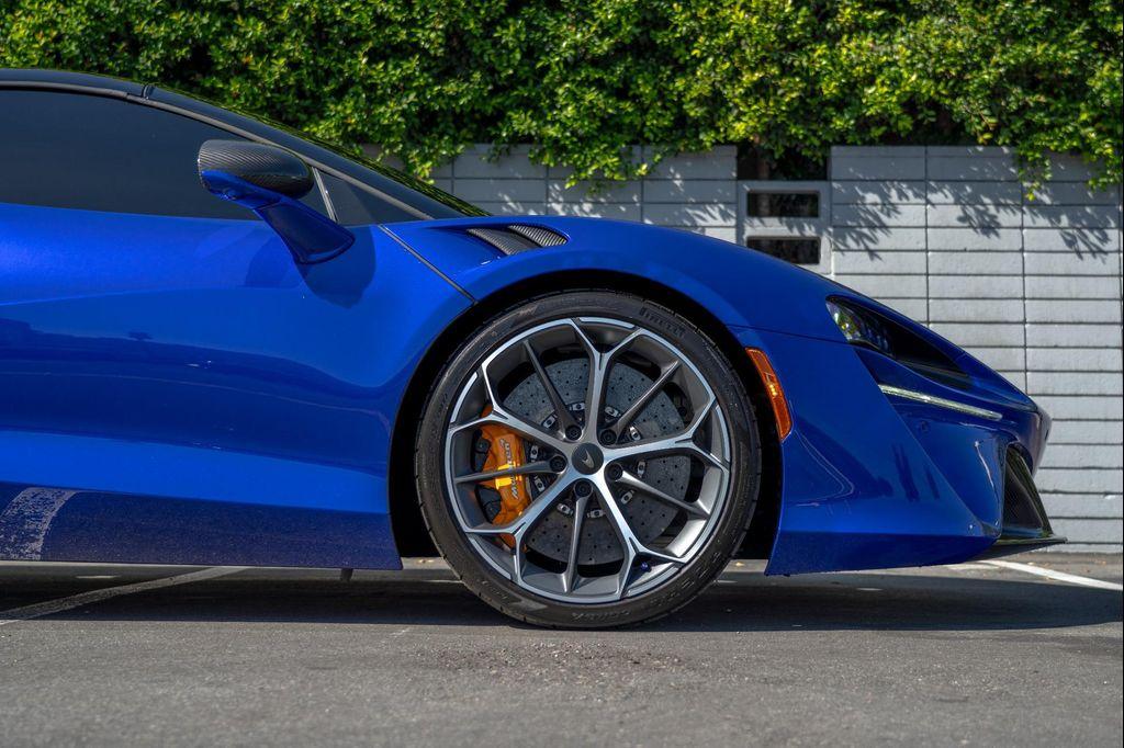 used 2025 McLaren Artura car, priced at $275,000