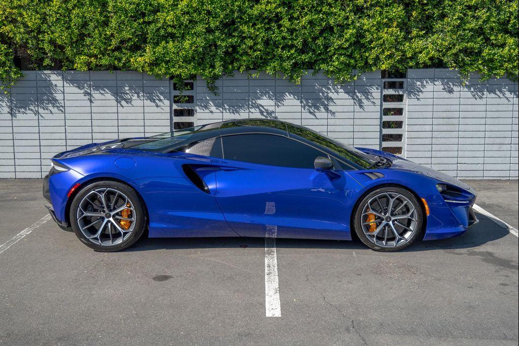 used 2025 McLaren Artura car, priced at $275,000