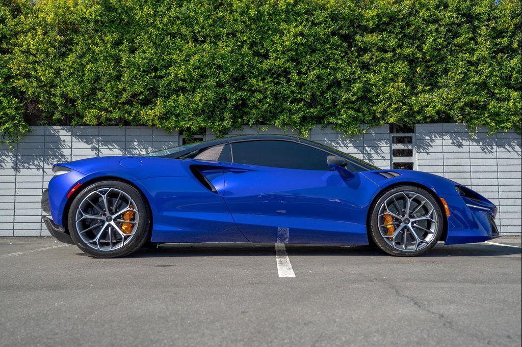 used 2025 McLaren Artura car, priced at $275,000