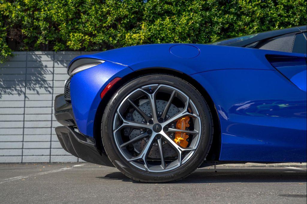 used 2025 McLaren Artura car, priced at $275,000