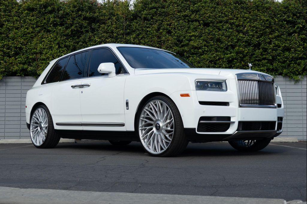 used 2022 Rolls-Royce Cullinan car, priced at $294,900