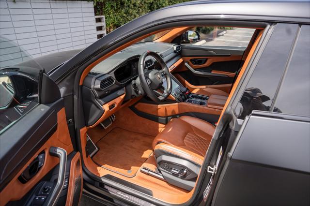 used 2023 Lamborghini Urus car, priced at $235,000