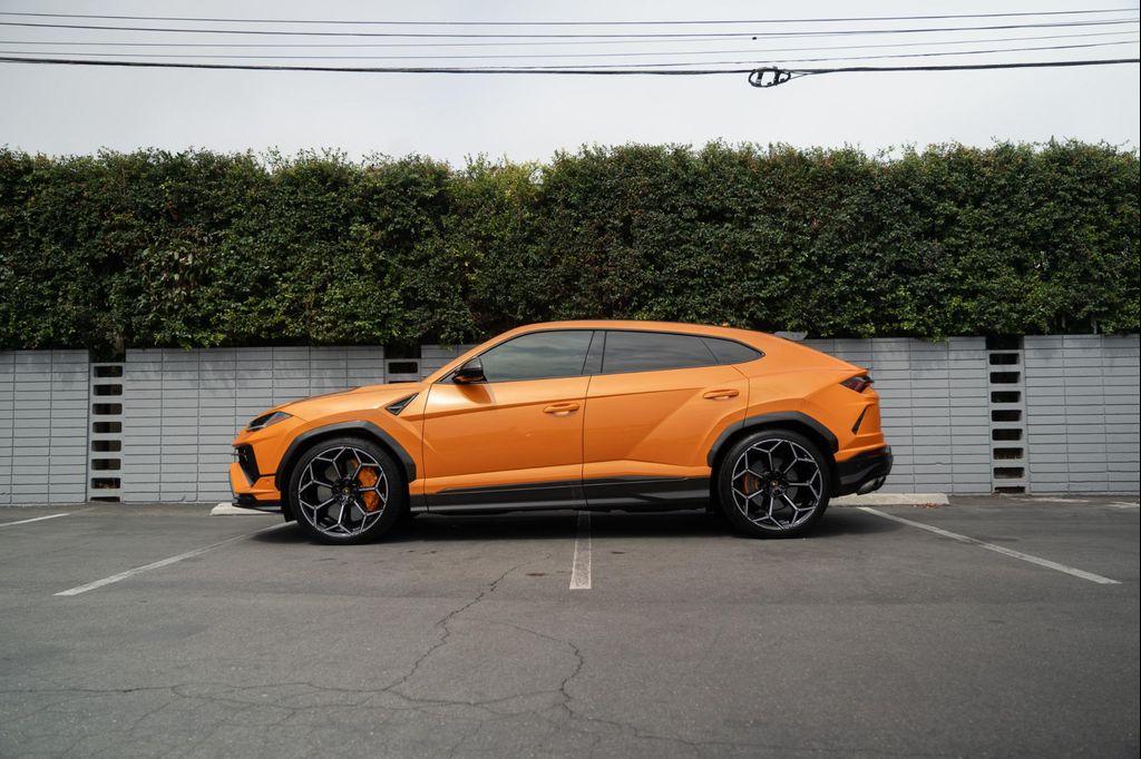 used 2022 Lamborghini Urus car, priced at $234,900