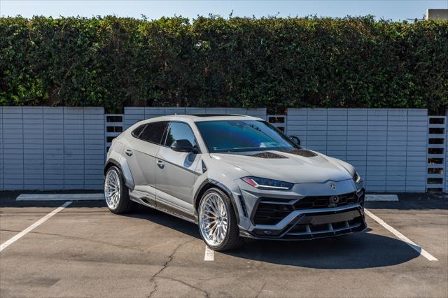 used 2019 Lamborghini Urus car, priced at $264,900