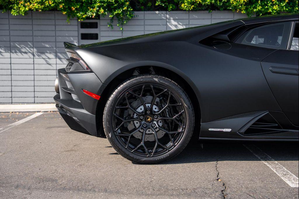 used 2022 Lamborghini Huracan EVO car, priced at $284,900