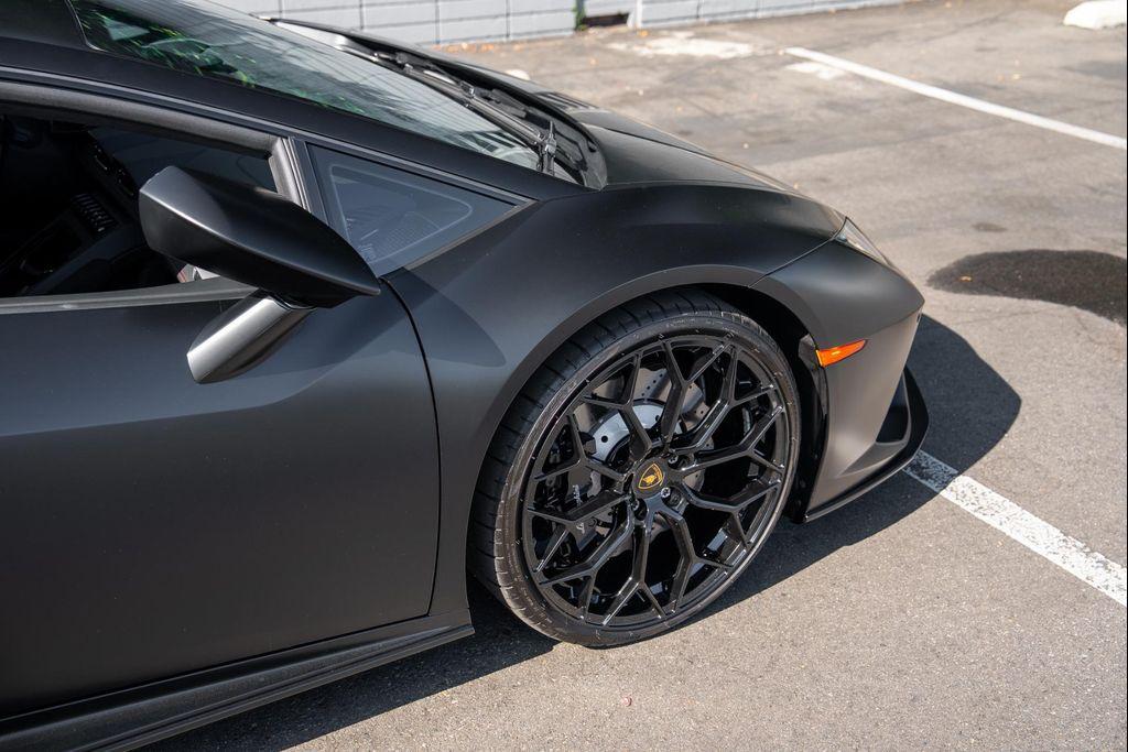 used 2022 Lamborghini Huracan EVO car, priced at $284,900