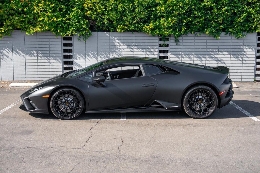 used 2022 Lamborghini Huracan EVO car, priced at $284,900