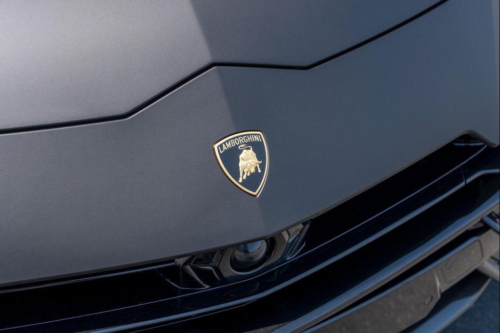 used 2023 Lamborghini Urus car, priced at $284,900
